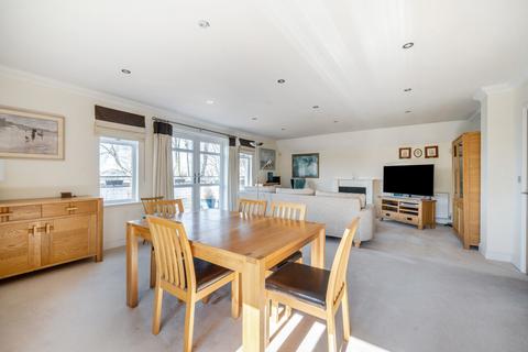 undefined, Reading Road, Berkshire RG41