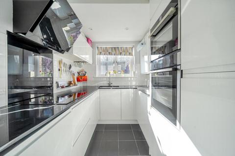 77 Woodside Road, London, SE25 5DP