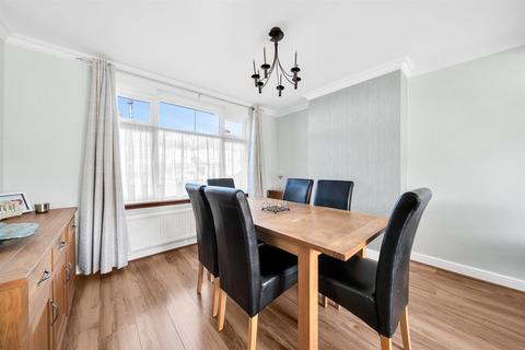 18 Preston Drive, Bexleyheath, DA7 4UQ
