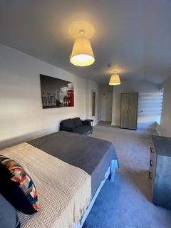 1 bedroom in a house share to rent, Abbey Drive East, Grimsby