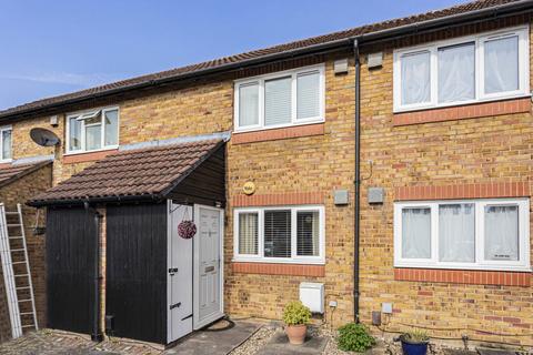 15 Alexander Road, Egham, TW20 8AE