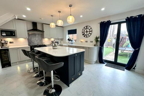4 bedroom semi-detached house for sale, Stafford Road, Wednesbury WS10