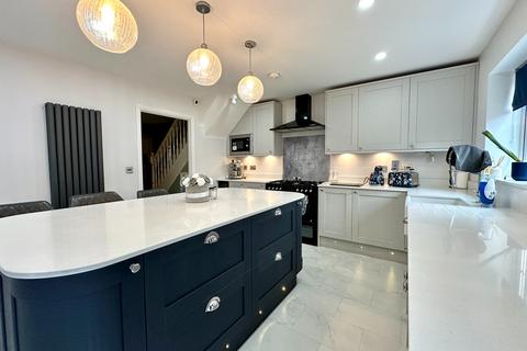 4 bedroom semi-detached house for sale, Stafford Road, Wednesbury WS10