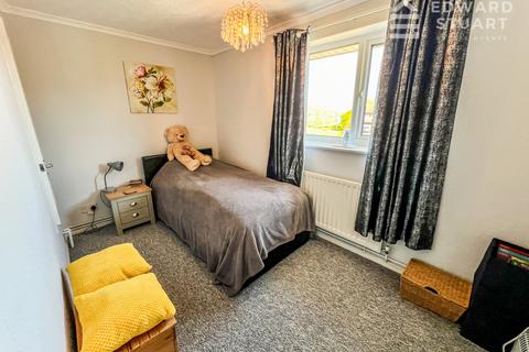 8 Mealsgate, Gunthorpe, Peterborough, PE4 7LQ