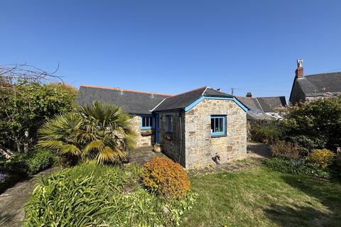 2 bedroom barn conversion for sale, St Pol de Leon, Trungle, TR19 6US