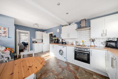 46 Spring Bank, Grimsby, DN34 4DB