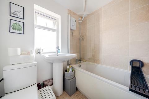 46 Spring Bank, Grimsby, DN34 4DB