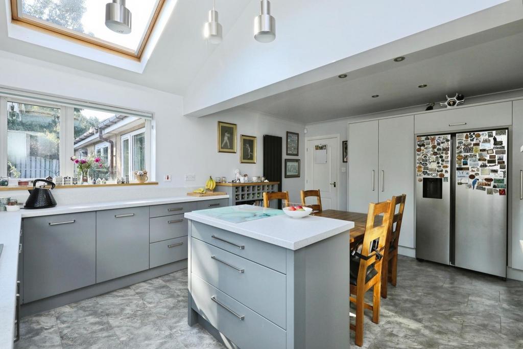 Dining kitchen