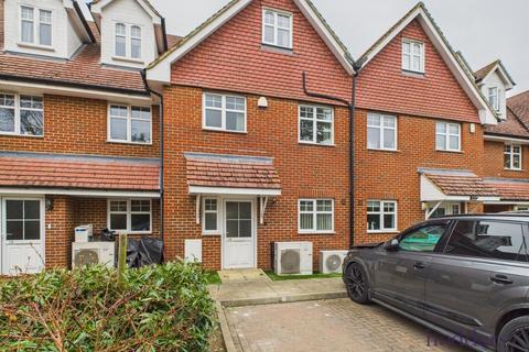 16 Loxley Close, Byfleet, West Byfleet, KT14 7GA