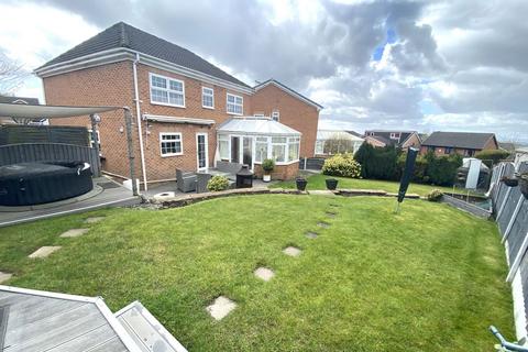 4 bedroom detached house for sale, 65 Highfield Drive, Royton, Oldham, OL2 6AF