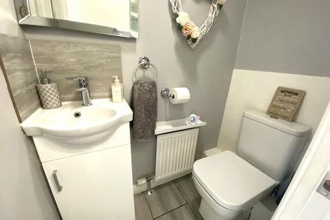 4 bedroom detached house for sale, 65 Highfield Drive, Royton, Oldham, OL2 6AF