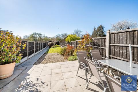 17 Ramsden Drive, Romford, RM5 2NL