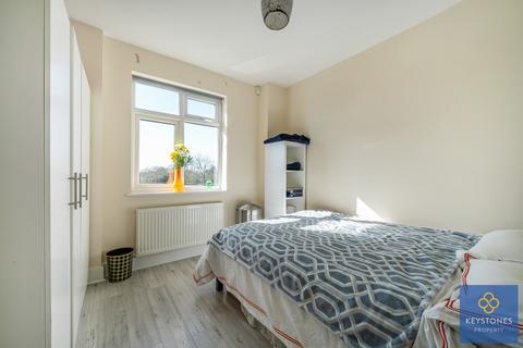 17 Ramsden Drive, Romford, RM5 2NL