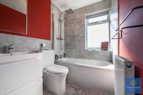 17 Ramsden Drive, Romford, RM5 2NL