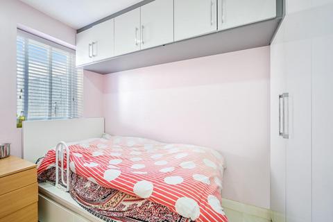 1 Nova Mews, Sutton, SM3 9HY