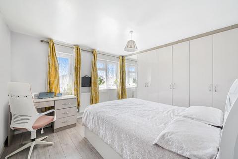 1 Nova Mews, Sutton, SM3 9HY