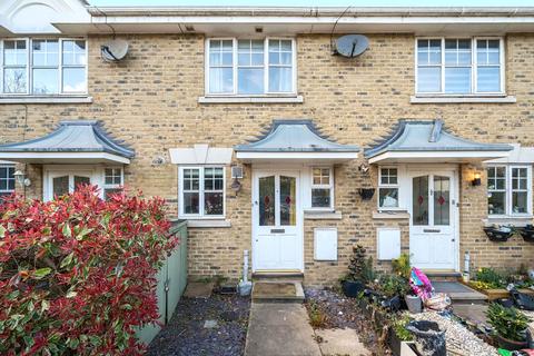 16 Chestnut Close, London, SE14 6PS