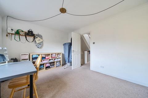 16 Chestnut Close, London, SE14 6PS