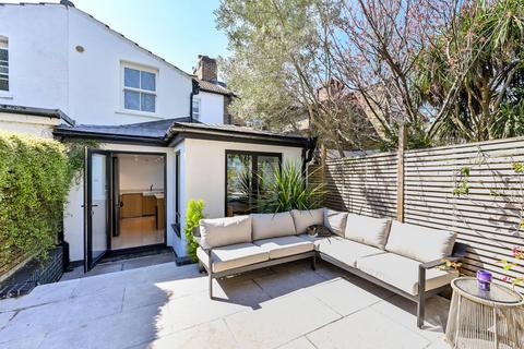 4 Chestnut Road, Twickenham, TW2 5QZ
