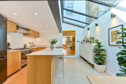 4 Chestnut Road, Twickenham, TW2 5QZ