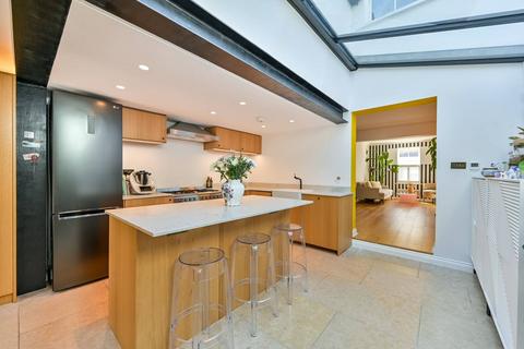 4 Chestnut Road, Twickenham, TW2 5QZ