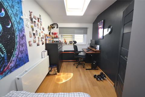 6 Buzzard Road, Luton, LU4 0UF