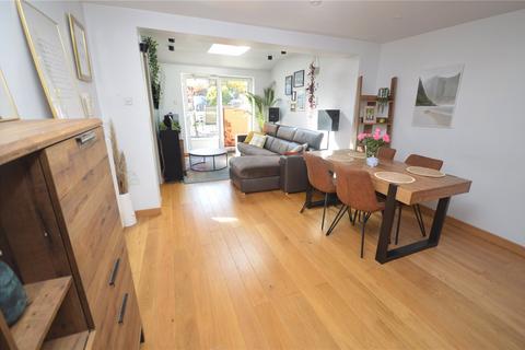 6 Buzzard Road, Luton, LU4 0UF