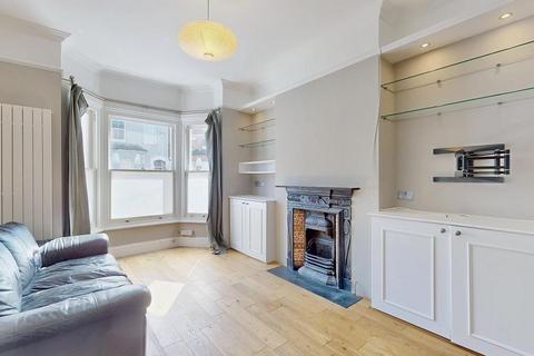 5 bedroom terraced house to rent, Camborne, SW18