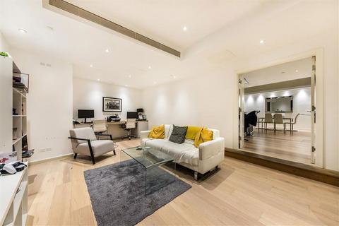 undefined, Lovat Lane, London EC3R