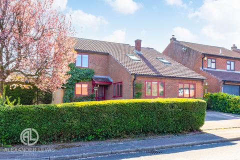 71 Blackmore, Letchworth Garden City, SG6 2SZ