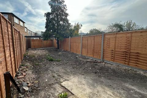 29 Sanderstead Road, South Croydon, CR2 0PE