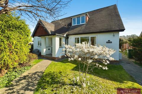 4 bedroom detached house for sale, 4 Roe Parc, St Asaph, LL17 0LD