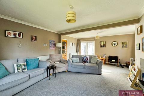 4 bedroom detached house for sale, 4 Roe Parc, St Asaph, LL17 0LD