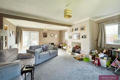 4 bedroom detached house for sale, 4 Roe Parc, St Asaph, LL17 0LD