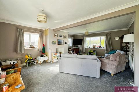 4 bedroom detached house for sale, 4 Roe Parc, St Asaph, LL17 0LD