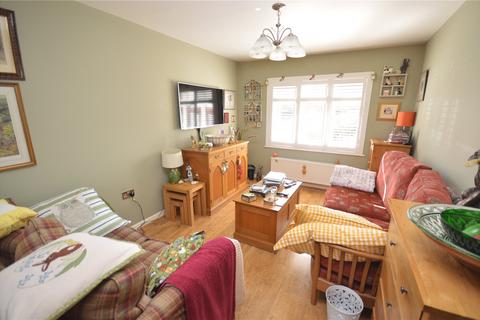 undefined, Oakley Gardens, Luton, Bedfordshire, LU4