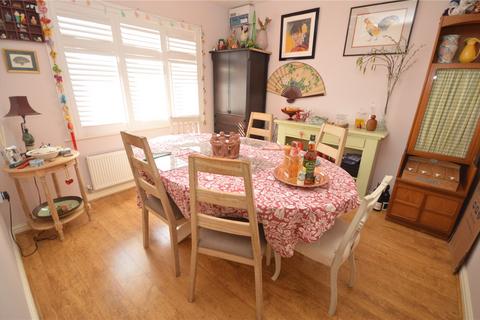 undefined, Oakley Gardens, Luton, Bedfordshire, LU4
