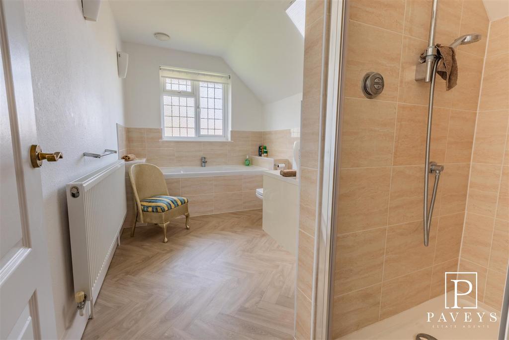 En suite bathroom