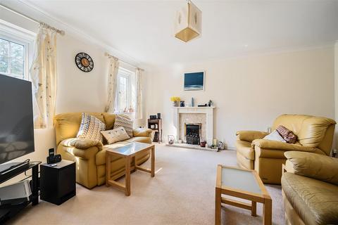 4 bedroom terraced house for sale, Longmoor Court, Fleet GU51