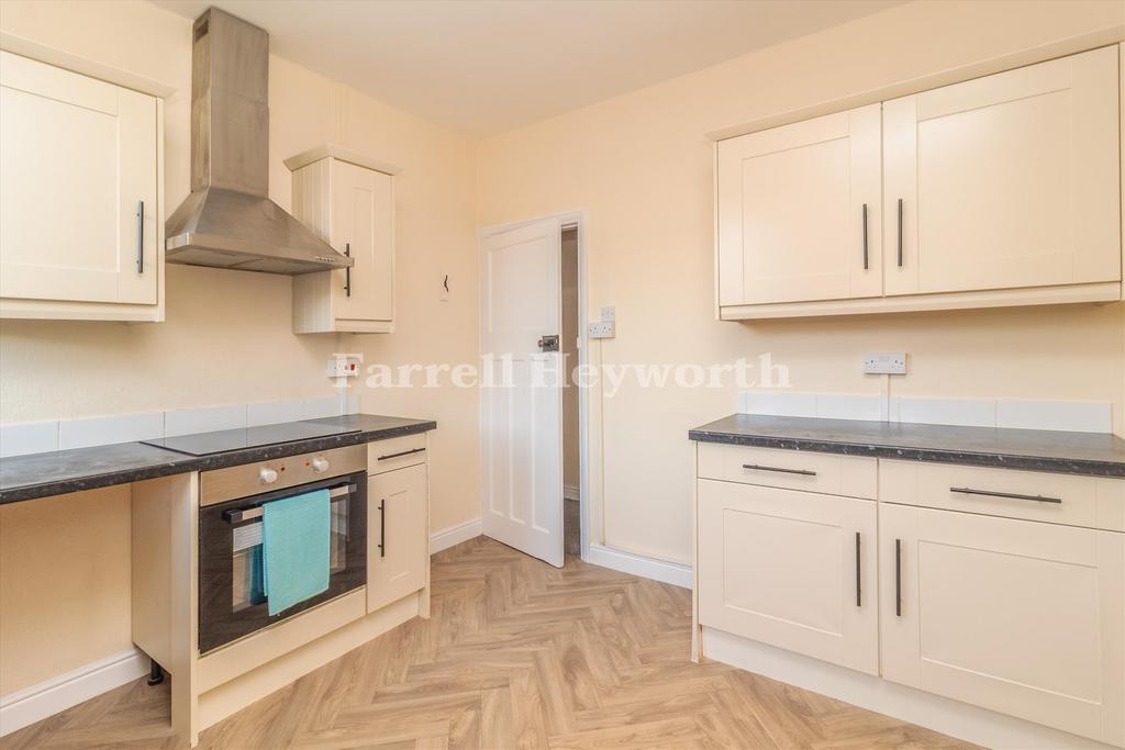 Kitchen image 3