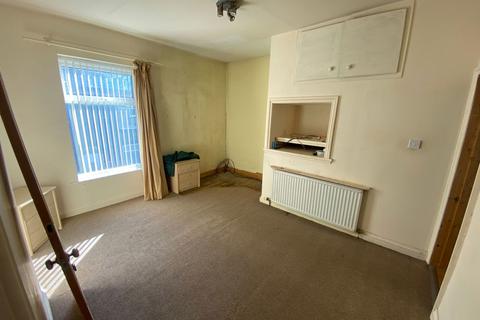 6 Union Street, Lees, Oldham, OL4 4NE