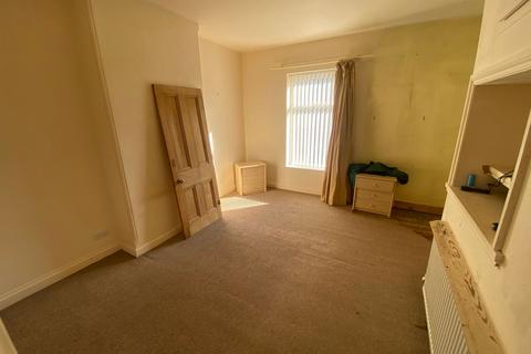 6 Union Street, Lees, Oldham, OL4 4NE