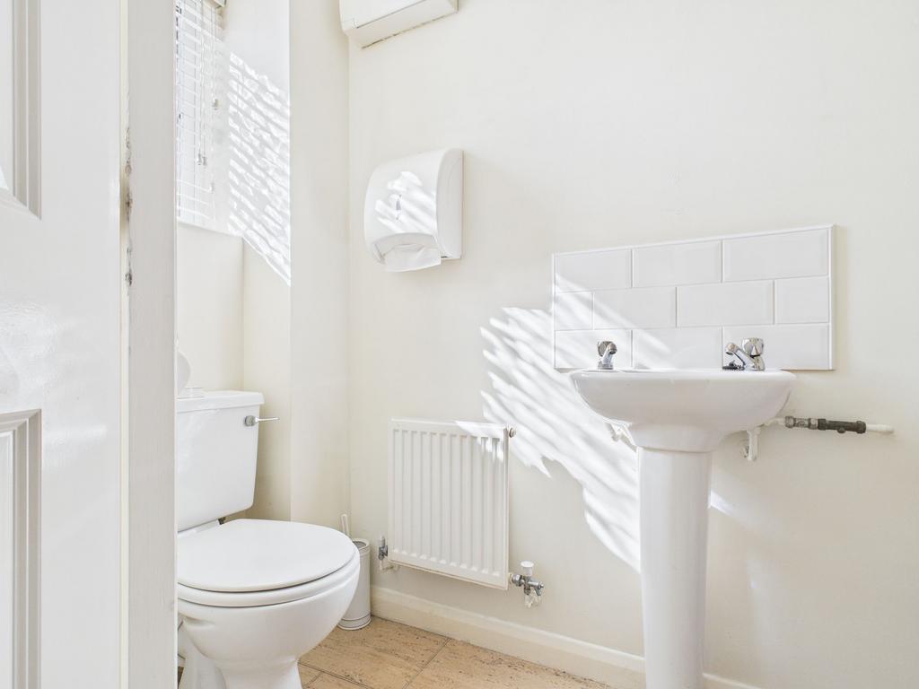Cloakroom/WC