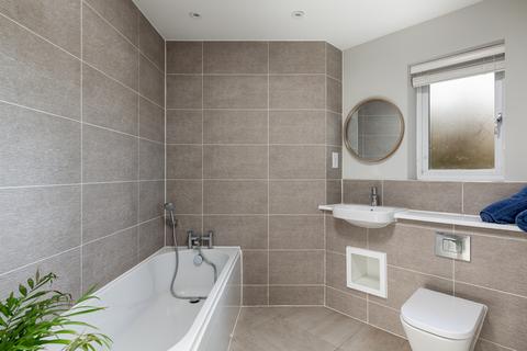 4 bedroom detached house for sale, Berry Close, Copthorne, Crawley, West Sussex, RH10