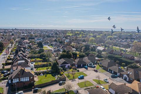 1 The Willows, Southend-on-sea, SS1 3SH