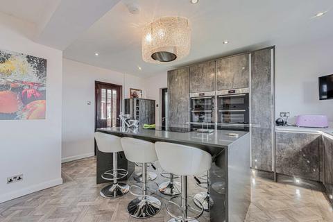 1 The Willows, Southend-on-sea, SS1 3SH