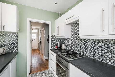 33 Amesbury Drive, London, E4 7PZ