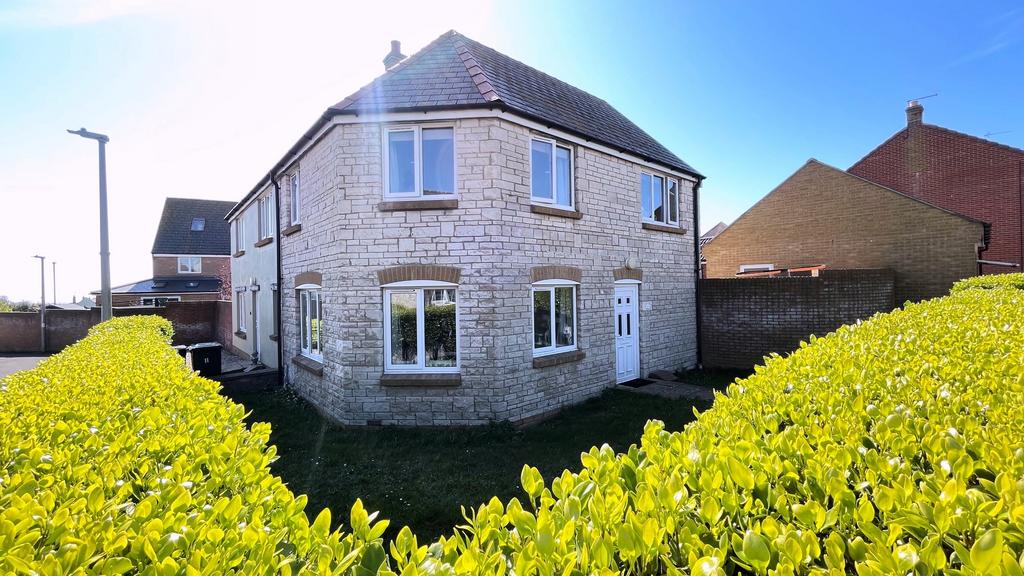 3 bedroom semi-detached house for sale