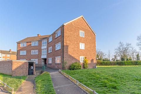 2 bedroom flat to rent, Brading Crescent, Wanstead