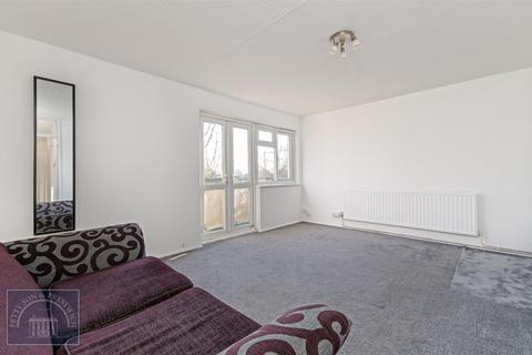 2 bedroom flat to rent, Brading Crescent, Wanstead